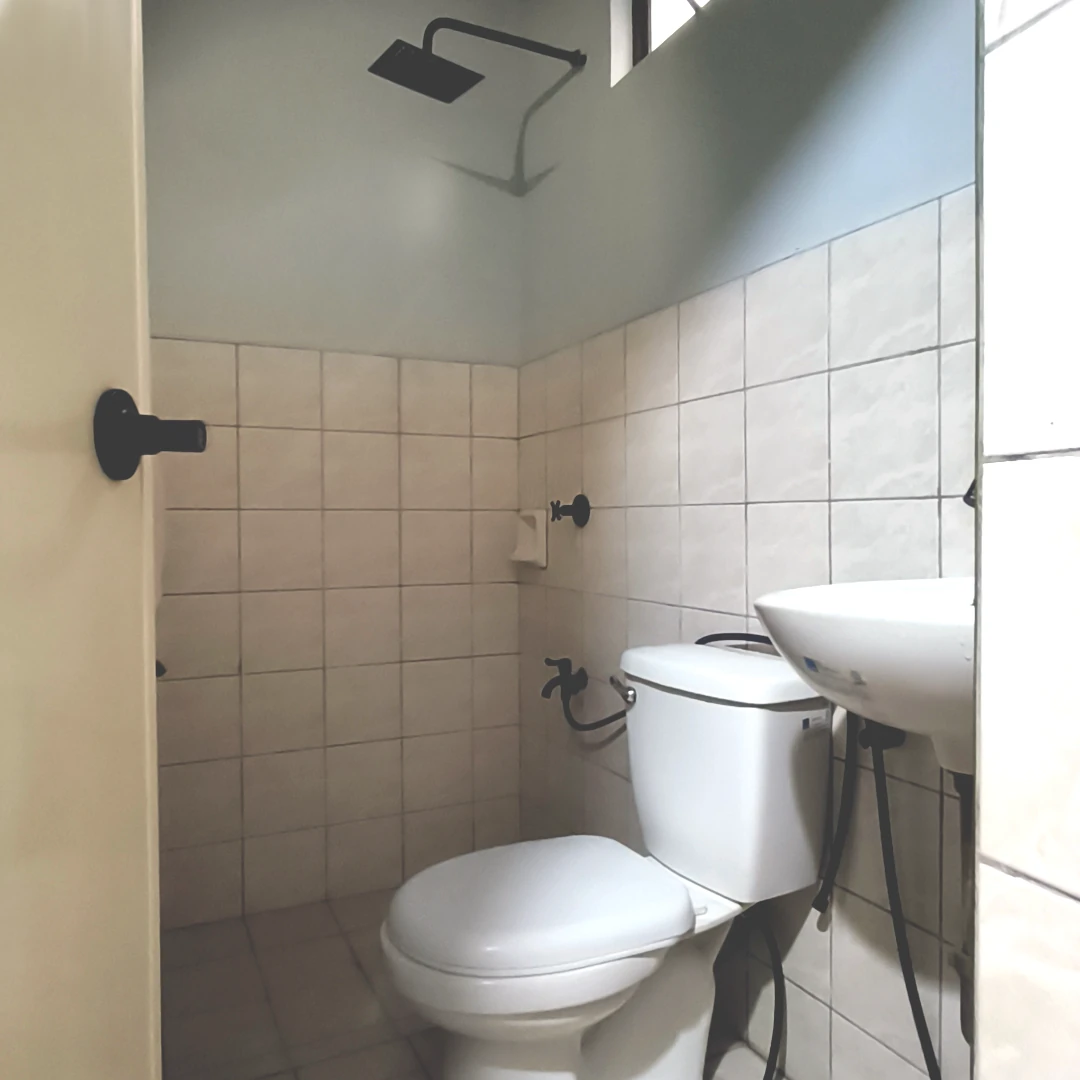 G/F Bathroom, T&B